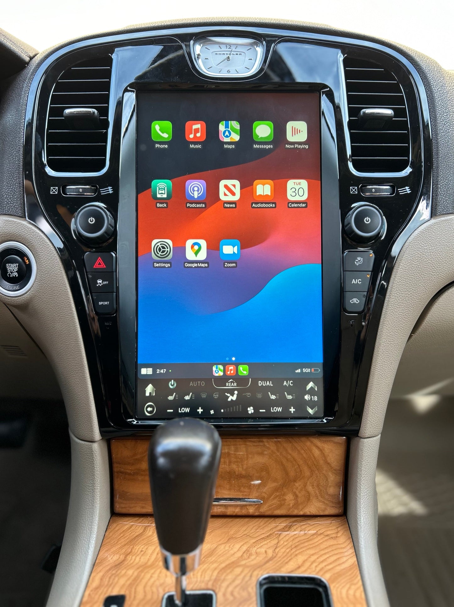 13.6" Vertical Screen Android 13/14 Navigation Radio for Chrysler 300 300C 300S 2011 - 2023-Phoenix Automotive