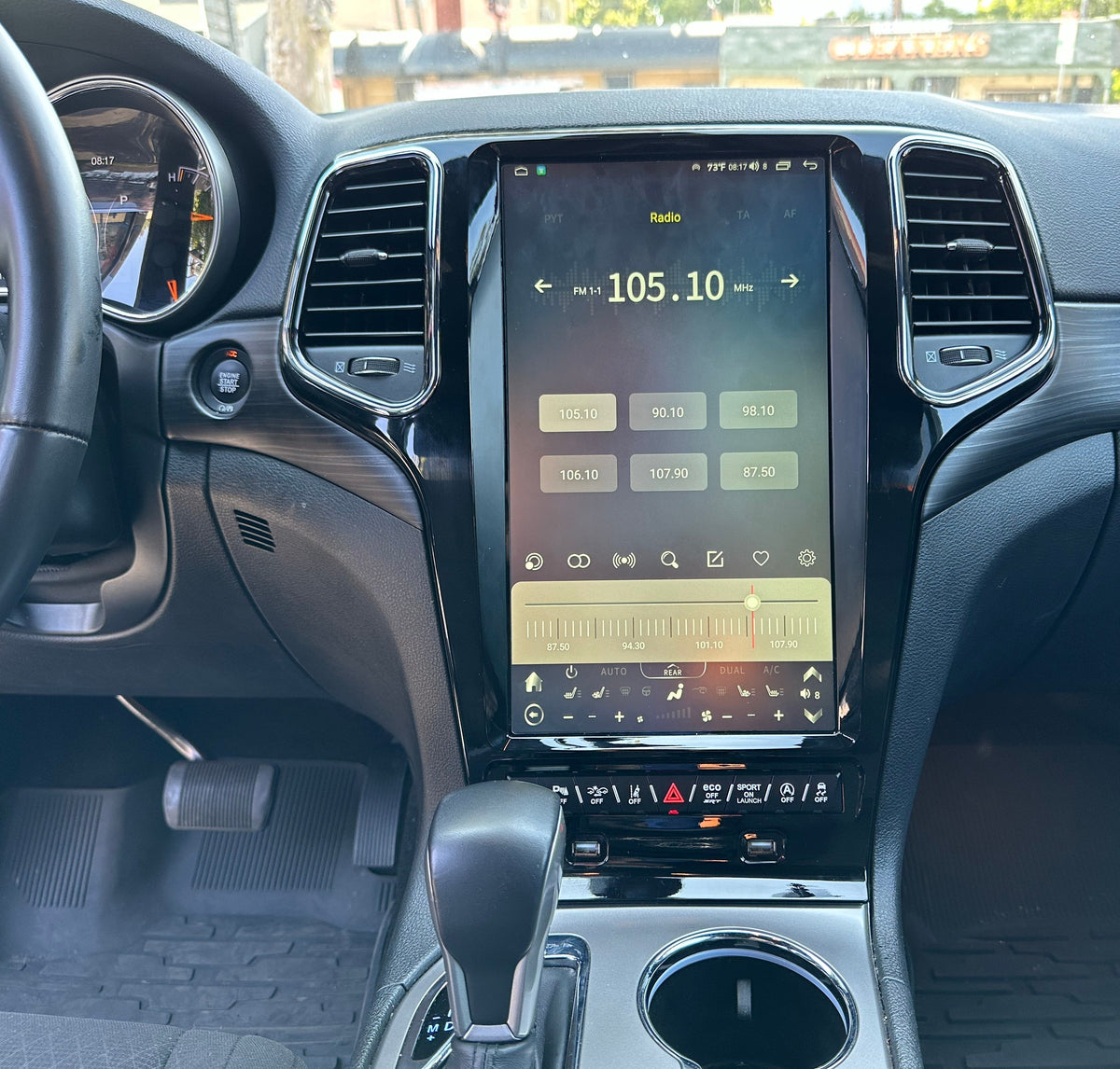 [Open Box] 13.6" Vertical Screen Android 12/13/14 Fast boot Navigation Radio for Jeep Grand Cherokee 2010 - 2022-Phoenix Automotive
