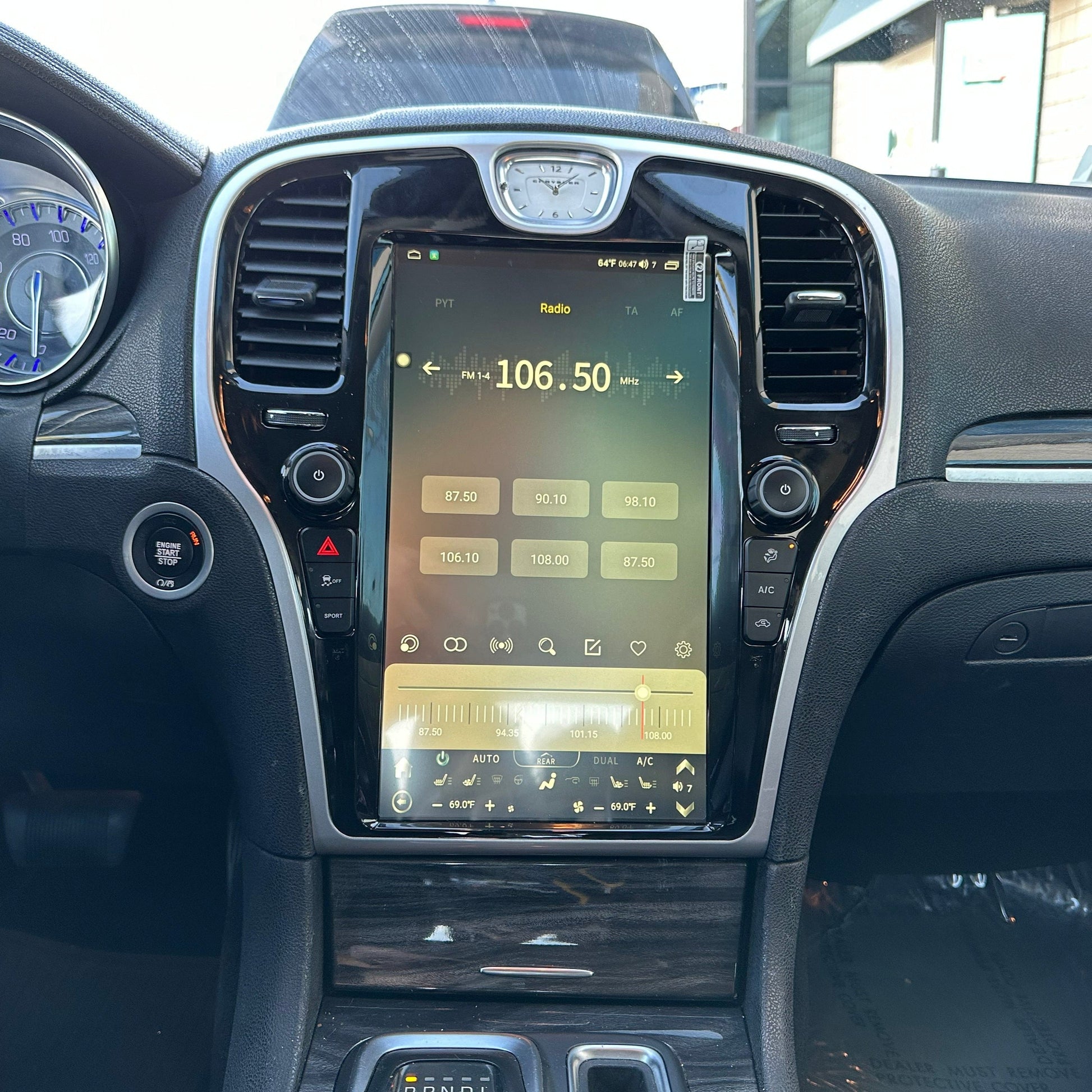[Open box]13.6" Vertical Screen Android 12 Navigation Radio for Chrysler 300 300C 300S 2011 - 2023 | Phoenix Automotive